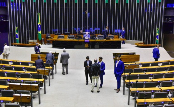 Câmara aprova emendas do Senado ao arcabouço fiscal; deputados ainda analisam destaques
