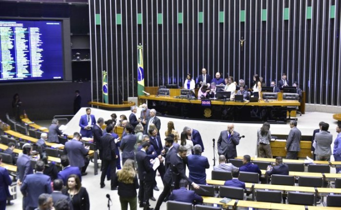 Deputados concluem votação do projeto do arcabouço fiscal; texto segue para sanção