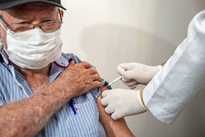 Com chegada da nova variante no Brasil, Saúde de Palmas reforça importância da vacinação