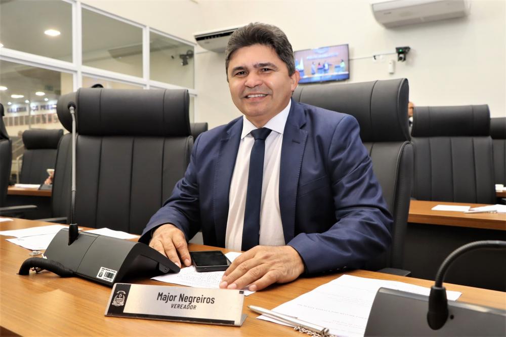 Anteprojeto de Lei do Vereador Major Negreiros cria cartão para aquisição de material escolar para estudantes de baixa renda