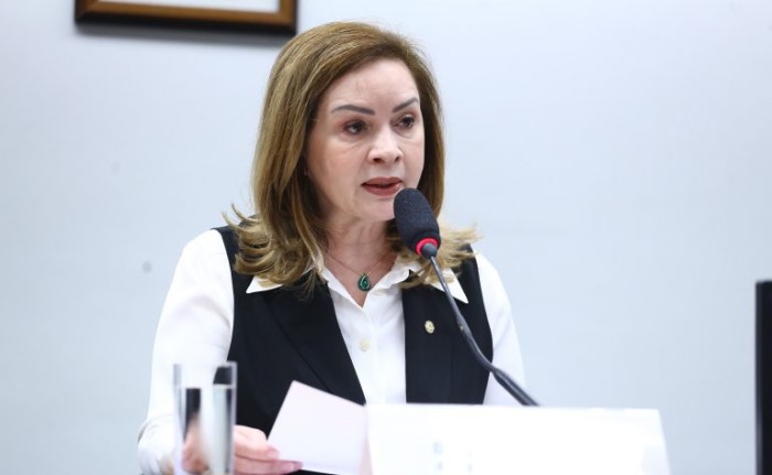 Audiência debate interrupção de aulas em centro universitário do Acre
