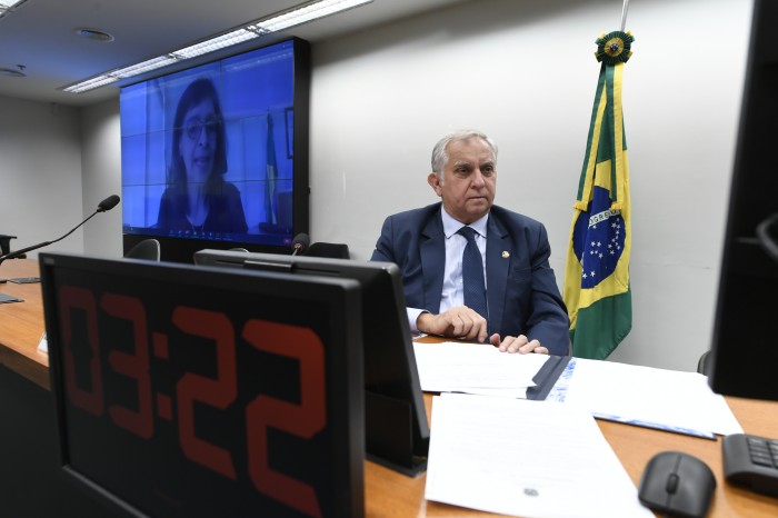 Cientistas pedem na CMO mais recursos para pesquisa e divulgação de resultados