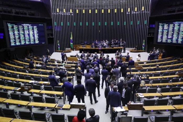 Câmara pode votar duas medidas provisórias nesta quarta