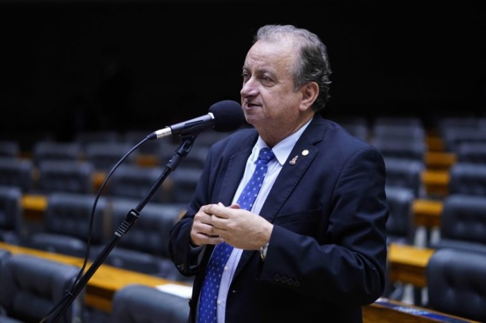 Comissão aprova projeto que prevê a distribuição gratuita de fraldas geriátricas a idosos carentes