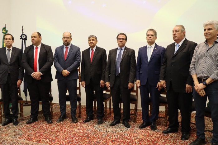 Governo firma pacto para melhor condição de trabalho no setor cafeeiro