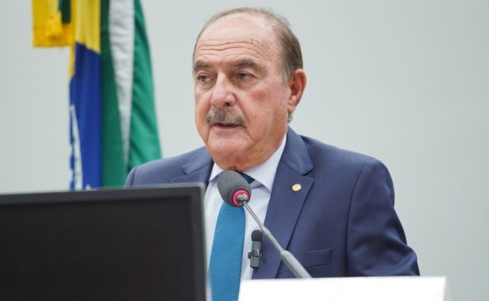 Brasil precisa combater cigarro eletrônico para manter queda no índice de fumantes, dizem especialistas
