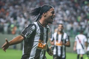 Ronaldinho Gaúcho nega ser fundador ou sócio da empresa 18k em depoimento à CPI das Pirâmides Financeiras; assista