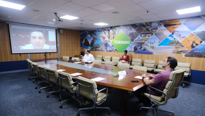 Celso Sabino articula parceria com a TAP para ampliar a conectividade para o Brasil