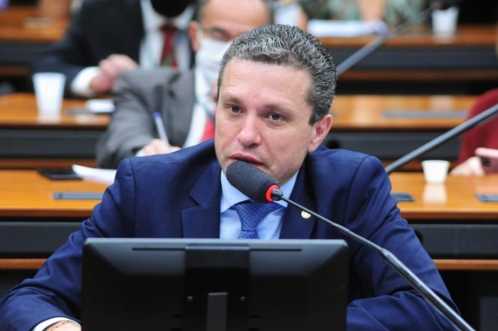 Comissão aprova mudança nas regras de partilha do ICMS para beneficiar municípios