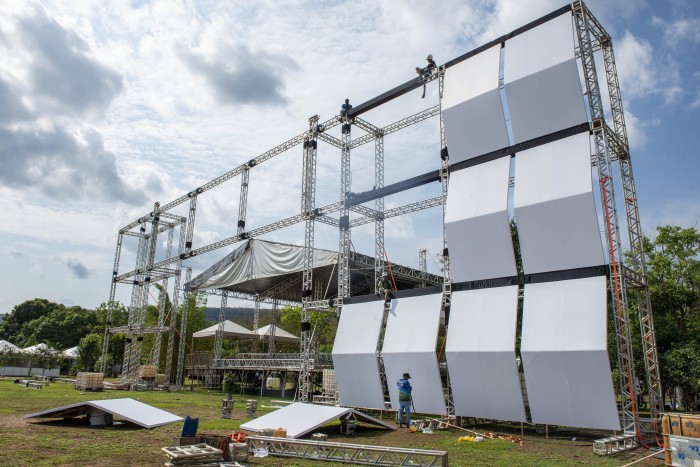 Montagem de estruturas para o Festival Gastronômico de Taquauçu segue a todo vapor